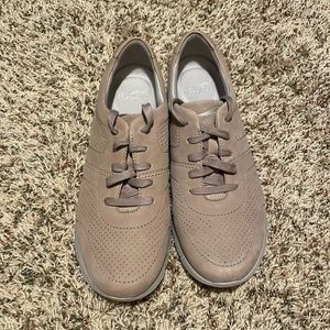Dansko Women's Alissa Sneaker Taupe Milled Nubuck